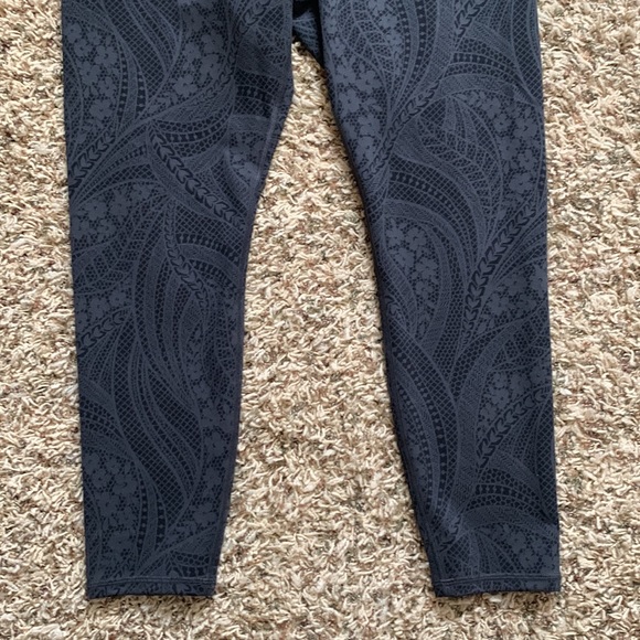 Athleta Elation Textured Tight Dreamweaver Black/Gray - Picture 6 of 10